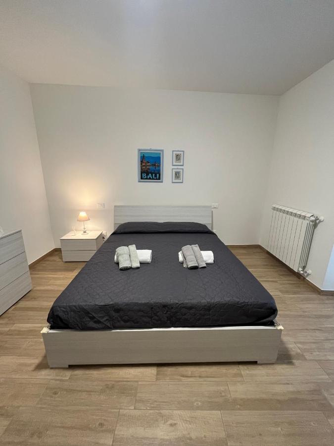 Bed&Breakfast Del Viaggiatore Fondi Eksteriør billede