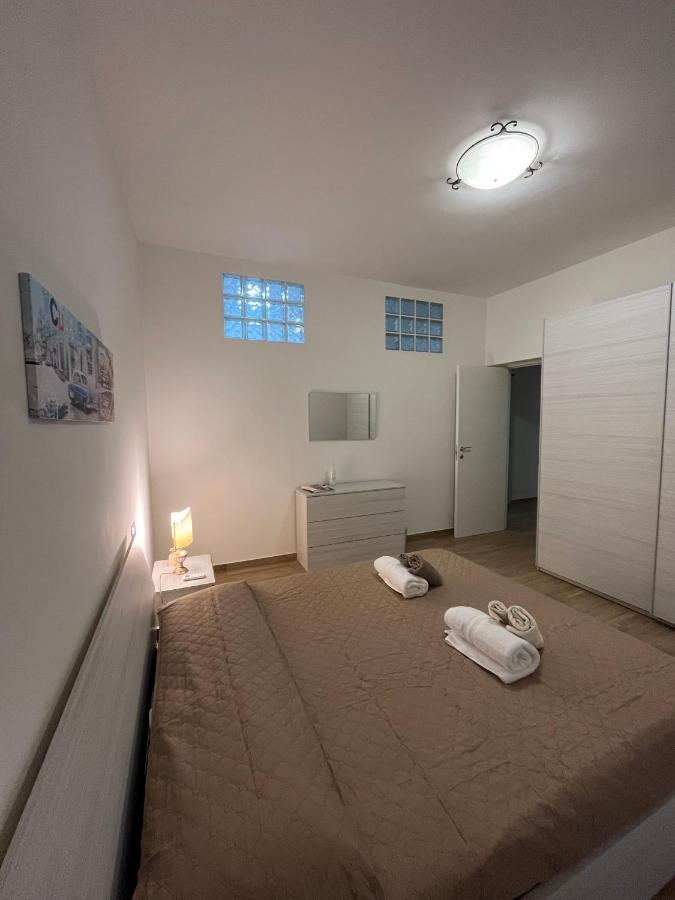 Bed&Breakfast Del Viaggiatore Fondi Eksteriør billede