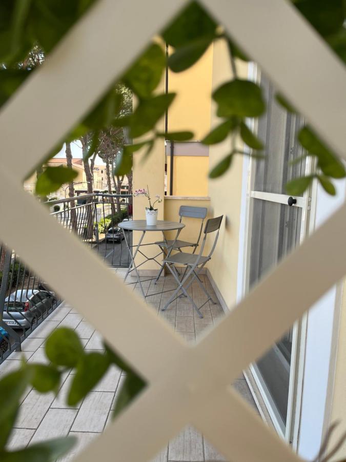 Bed&Breakfast Del Viaggiatore Fondi Eksteriør billede